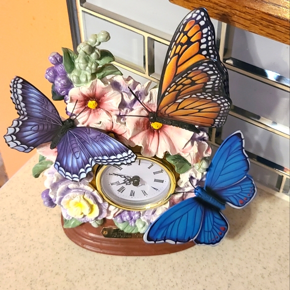 Floral Butterfly Clock - Multicolor - Picture 1 of 15
